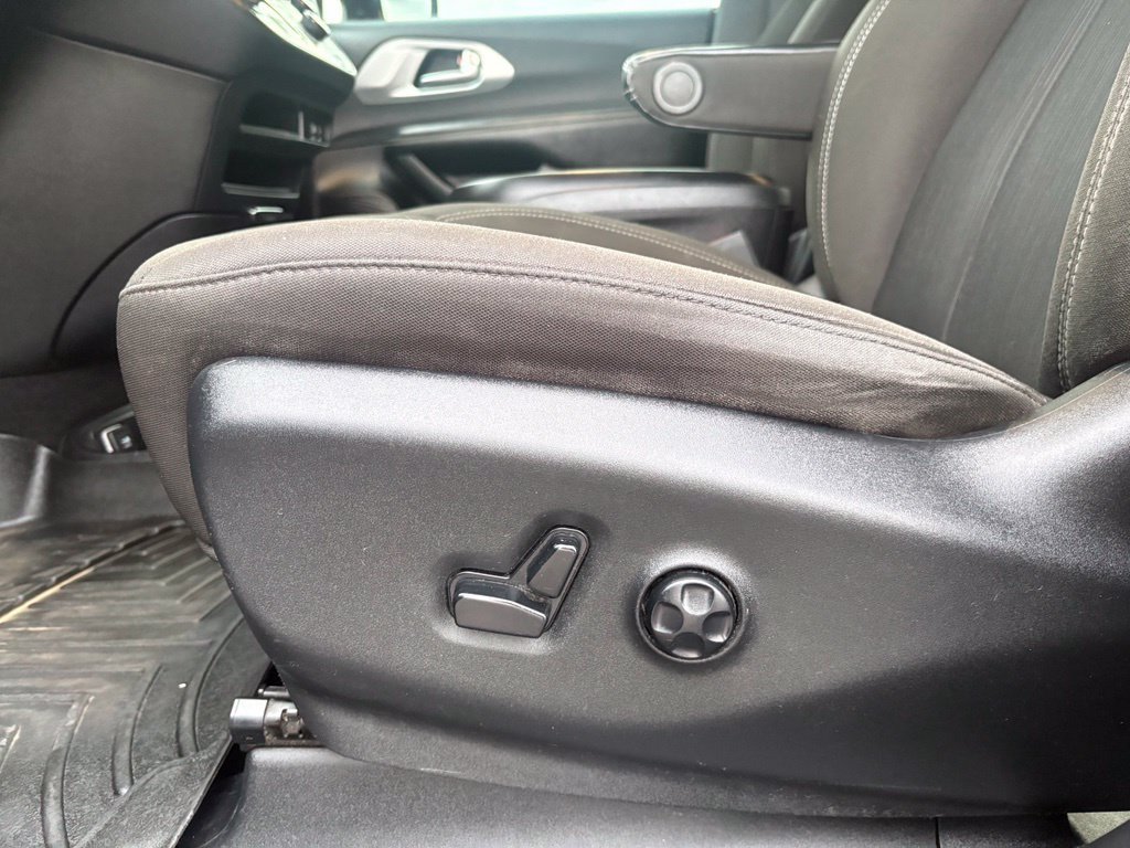 Used 2020 Chrysler Pacifica Touring w/ Advanced Safetytec Group FWD image 10