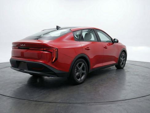 Used 2025 Kia K4 LXS FWD image 9