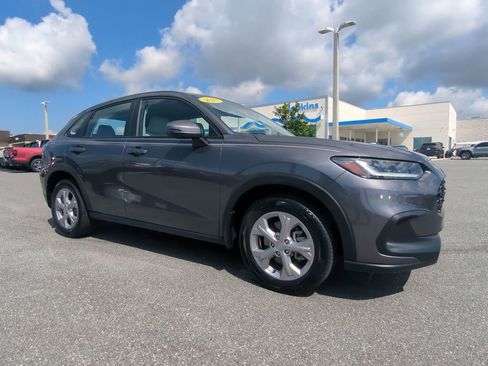 Used 2023 Honda HR-V LX image 1