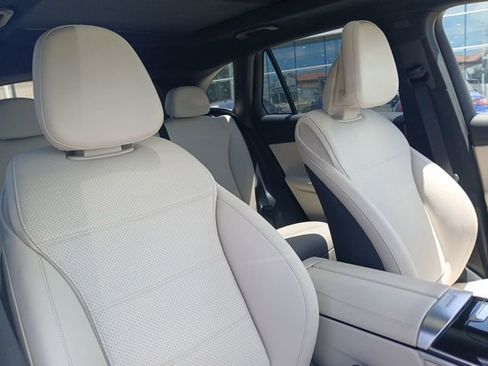 Used 2024 Mercedes-Benz GLC 300 4MATIC image 22