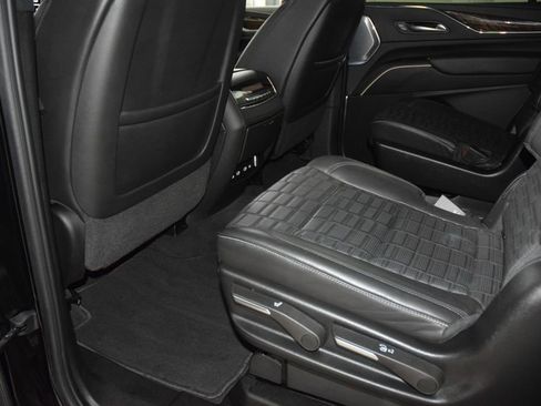Used 2024 Cadillac Escalade ESV Premium Luxury Platinum AWD/4WD image 42