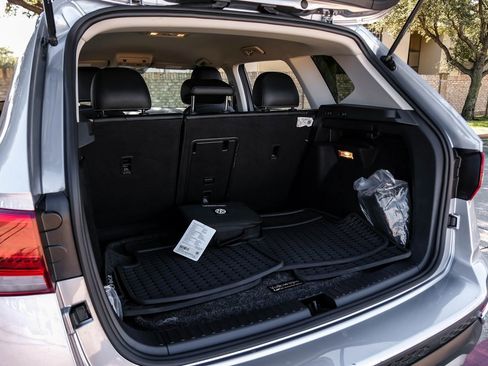 Used 2022 Volkswagen Taos SE image 65