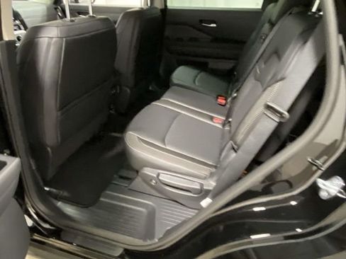 New 2026 Nissan Pathfinder SL image 8