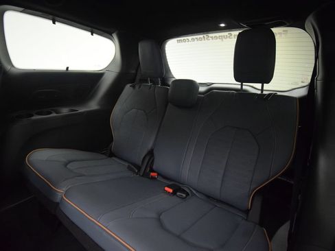 New 2027 Chrysler Pacifica Pinnacle FWD image 34