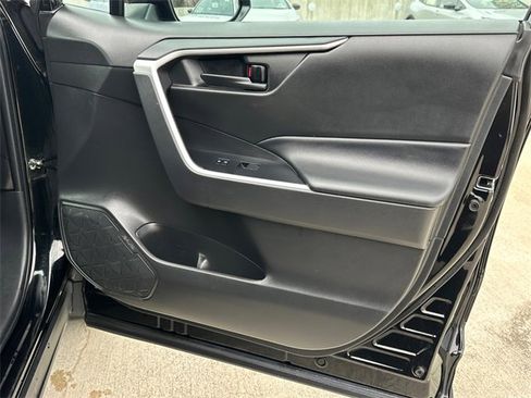 Certified 2022 Toyota RAV4 LE image 7