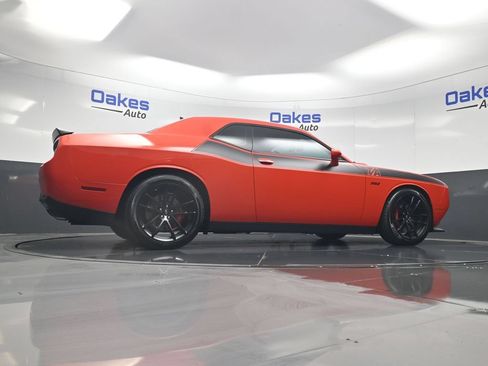 Used 2019 Dodge Challenger R/T Scat Pack w/ T/A Package RWD image 36