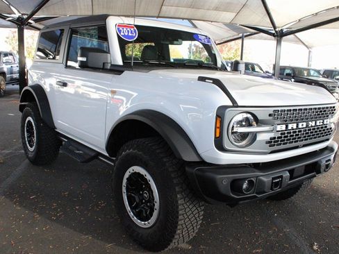 Used 2023 Ford Bronco Badlands w/ Sasquatch Package image 12