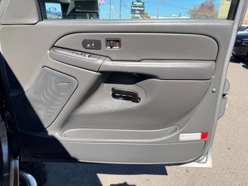 Used 2006 Chevrolet Silverado 2500 LS image 22