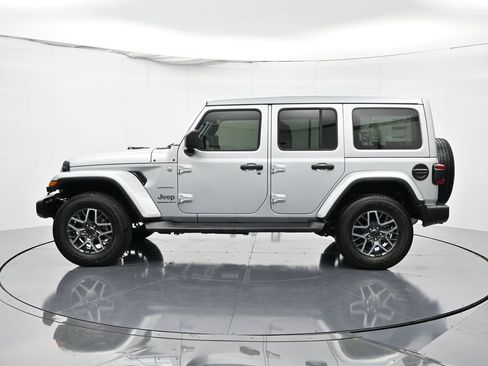 New 2024 Jeep Wrangler Unlimited Sahara w/ Technology Group image 8