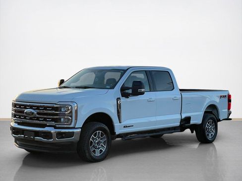 Used 2024 Ford F250 Lariat w/ FX4 Off-Road Package image 3