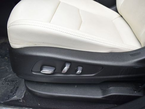 Certified 2023 Cadillac XT5 Sportv w/ Technology Package image 11