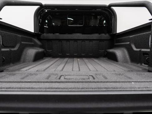 Used 2026 Jeep Gladiator Sport image 12