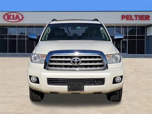 Used 2017 Toyota Sequoia Platinum image 2