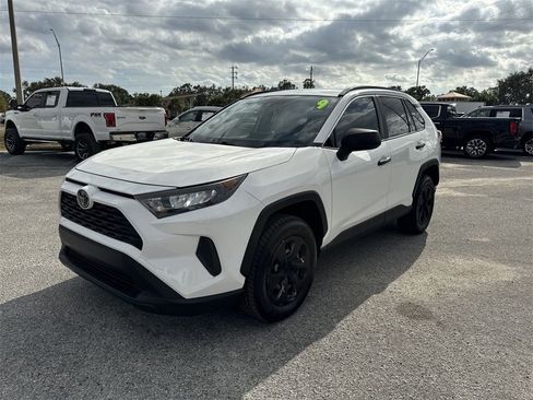 Used 2019 Toyota RAV4 LE image 4