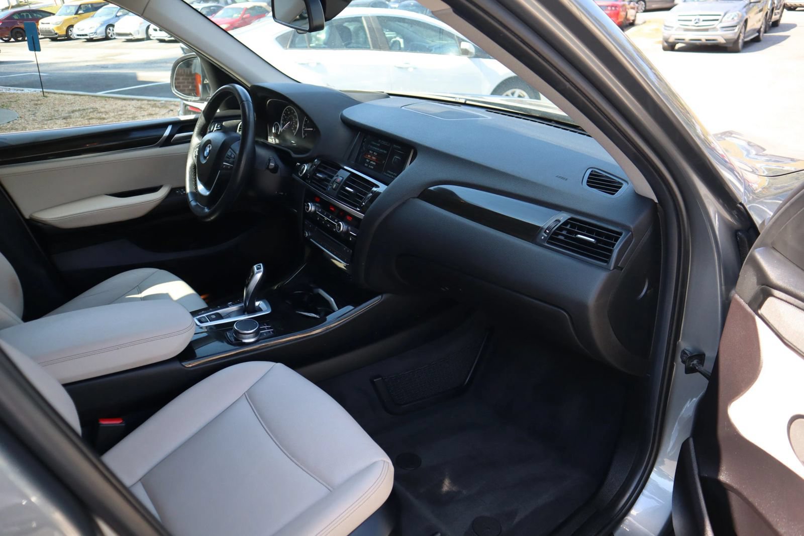 Used 2017 BMW X3 xDrive28i AWD/4WD image 16