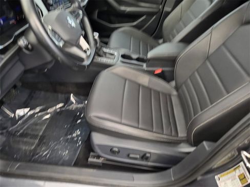 Used 2022 Volkswagen Jetta SE image 26