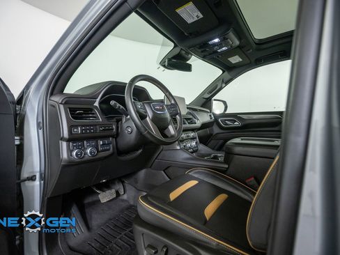 Used 2024 GMC Yukon XL AT4 w/ AT4 Premium Plus Package AWD/4WD image 10