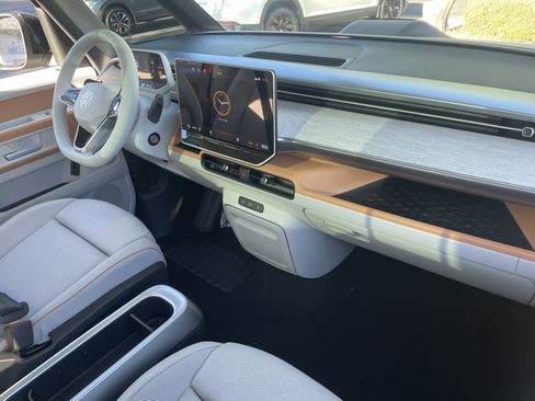 New 2025 Volkswagen ID. Buzz Pro S Plus image 9