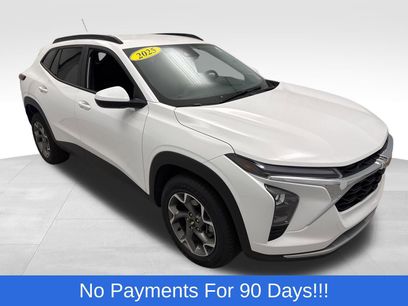 Used 2025 Chevrolet Trax LT