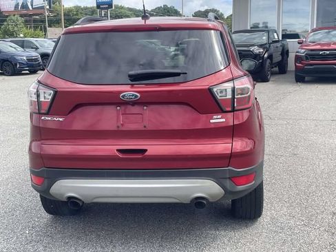 Used 2017 Ford Escape SE w/ Equipment Group 201A FWD image 5