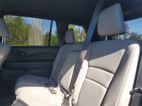 Used 2023 Honda Passport EX-L image 9