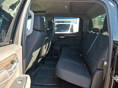 Used 2023 Chevrolet Silverado 1500 LT AWD/4WD image 10