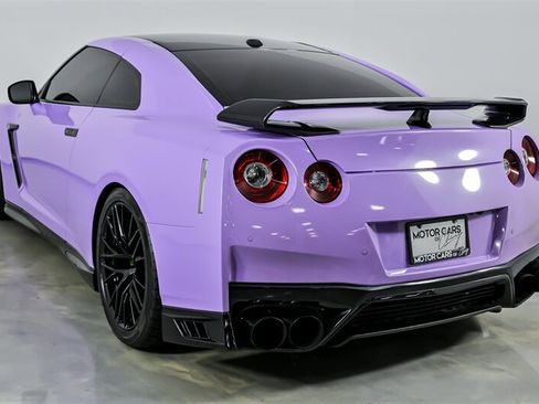 Used 2020 Nissan GT-R Premium AWD/4WD image 10