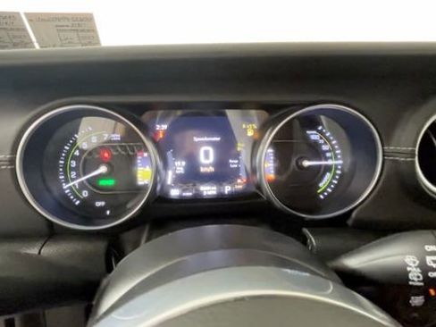 Used 2023 Jeep Wrangler Unlimited Sahara w/ Cold Weather Group AWD/4WD image 22