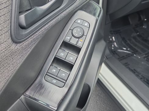 Used 2023 Nissan Rogue S image 21