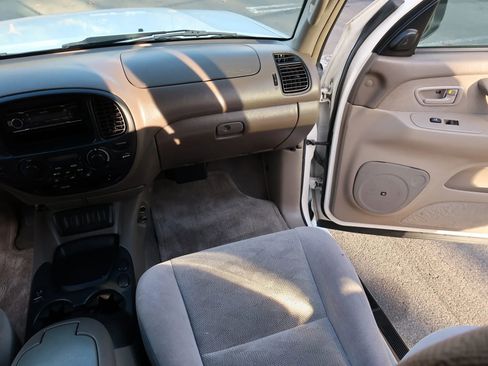 Used 2006 Toyota Sequoia SR5 image 22