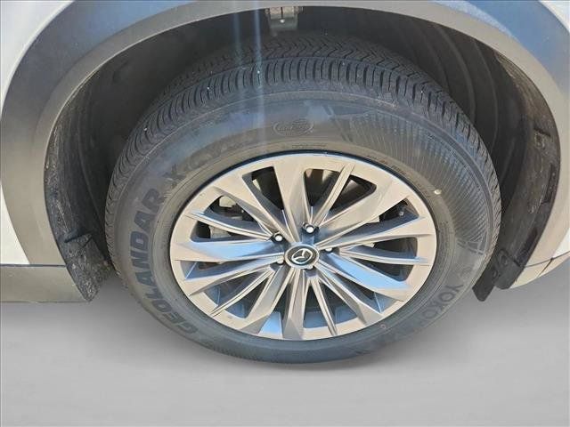 Used 2024 MAZDA CX-90 Plug-In Hybrid w/ Preferred AWD/4WD image 9