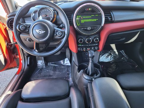 Used 2016 MINI Cooper 4-Door Hardtop image 18