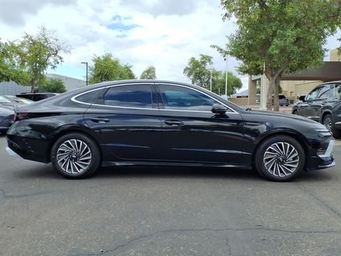 Certified 2025 Hyundai Sonata Limited FWD image 6