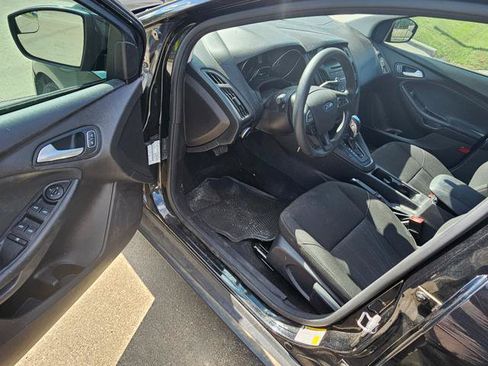 Used 2015 Ford Focus SE FWD image 9