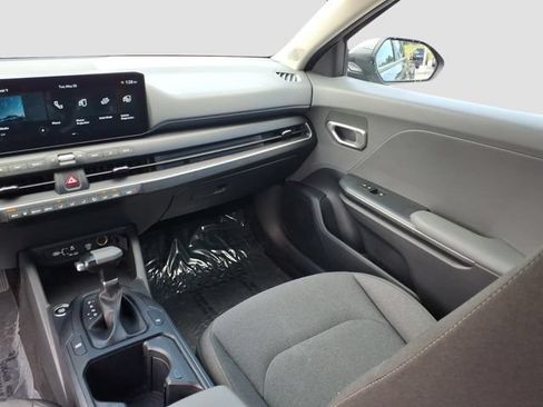 Used 2025 Kia K4 FWD image 12