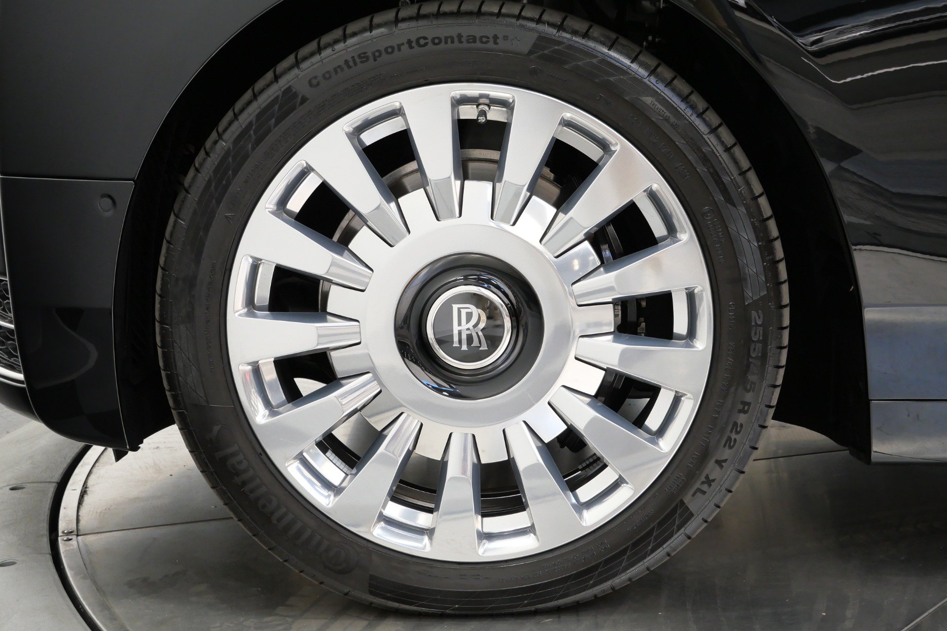 Used 2019 Rolls-Royce Phantom Sedan RWD image 11