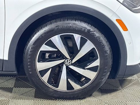 Certified 2024 Volkswagen ID.4 2WD image 24