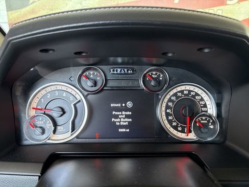 Used 2018 RAM 2500 Laramie RWD image 12