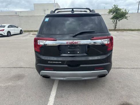 Used 2022 GMC Acadia SLT w/ Technology Package image 4