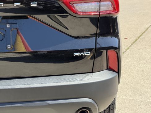 Certified 2025 Ford Escape ST-Line AWD/4WD image 8