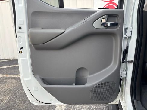 Used 2019 Nissan Frontier Desert Runner image 51