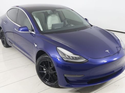 Used 2020 Tesla Model 3 Standard Range image 17