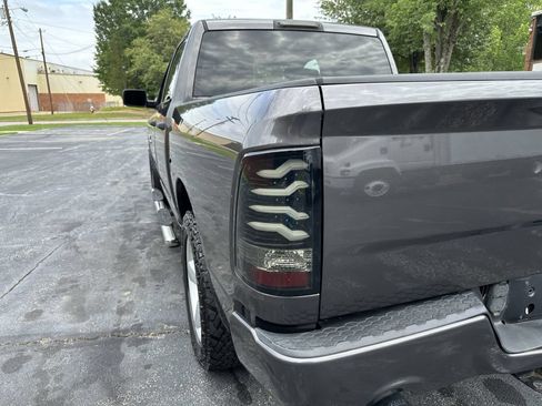 Used 2015 RAM 1500 Express RWD image 5