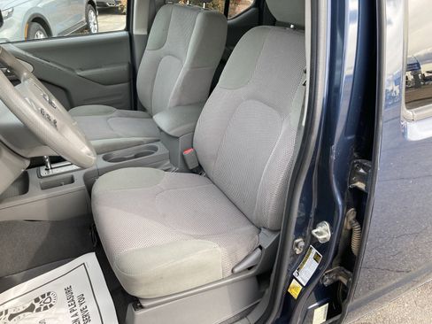 Used 2019 Nissan Frontier SV image 27