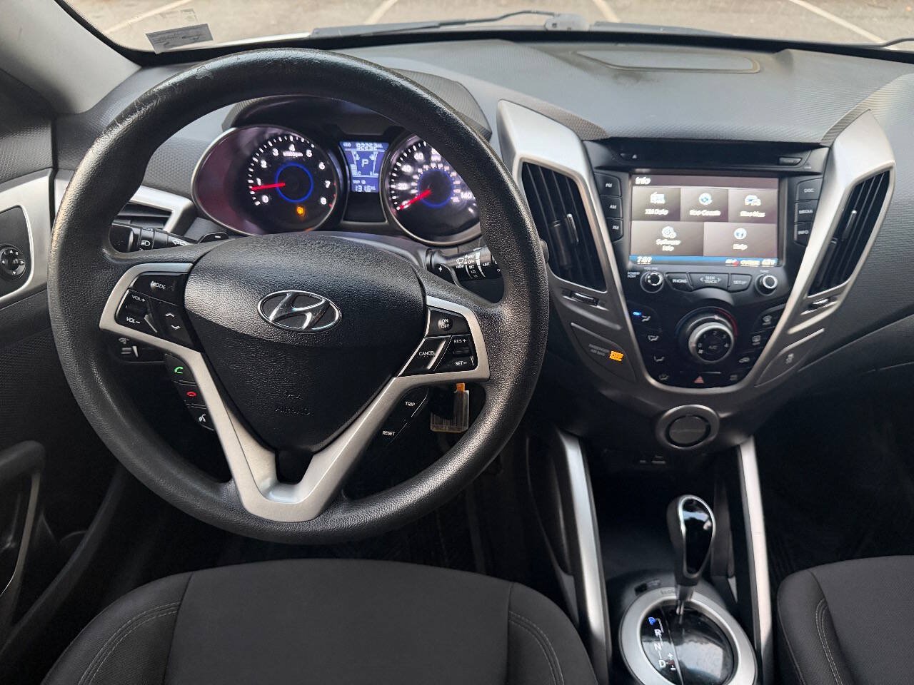 Used 2013 Hyundai Veloster FWD image 22