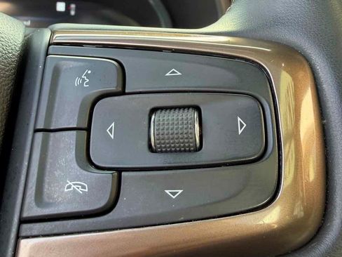 Used 2023 Chevrolet Suburban High Country image 13