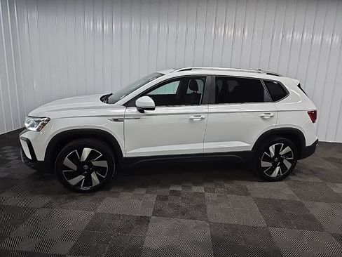 Used 2023 Volkswagen Taos SEL AWD/4WD image 5