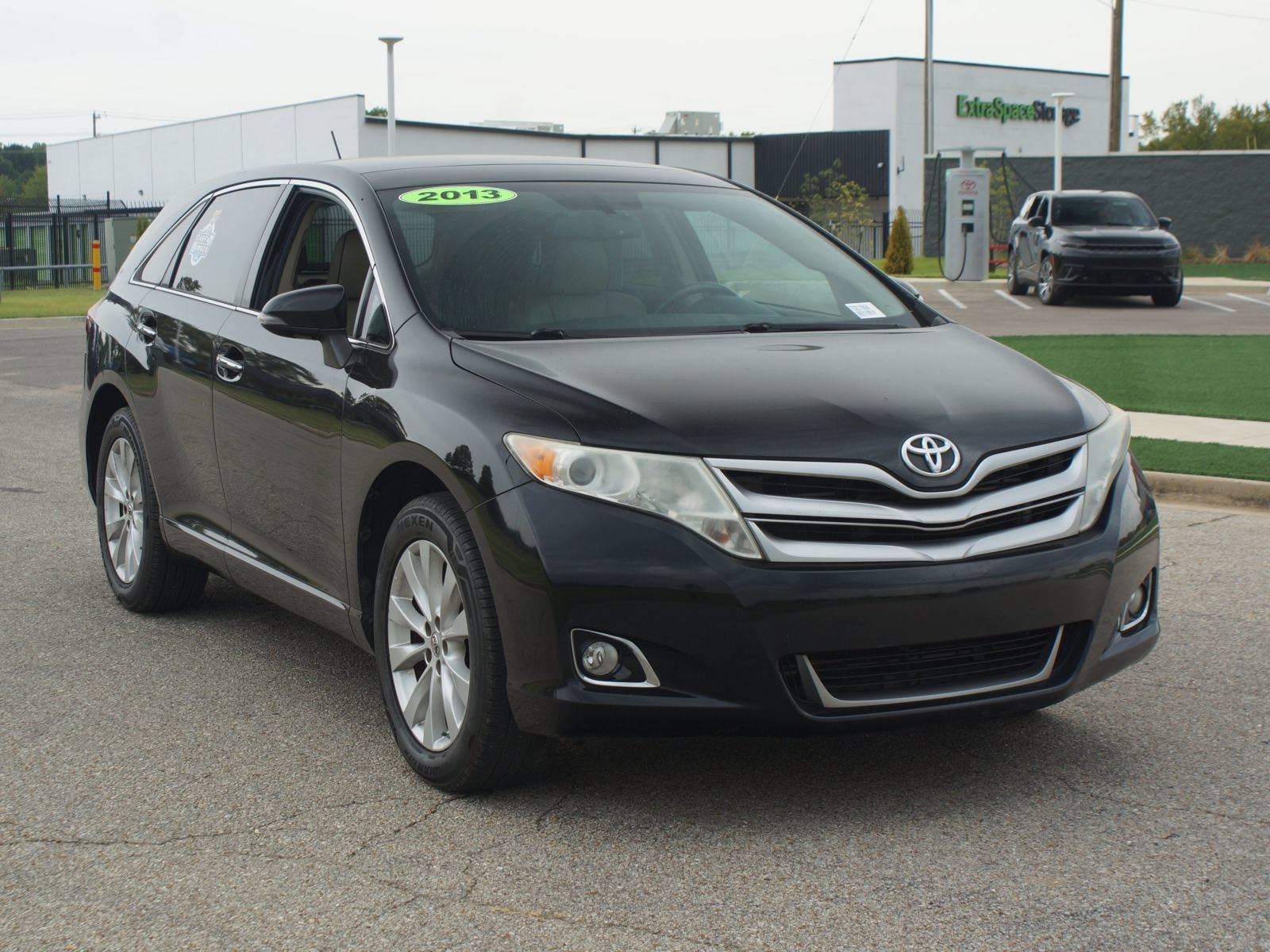 Used 2013 Toyota Venza XLE w/ XLE Premium Pkg FWD image 2