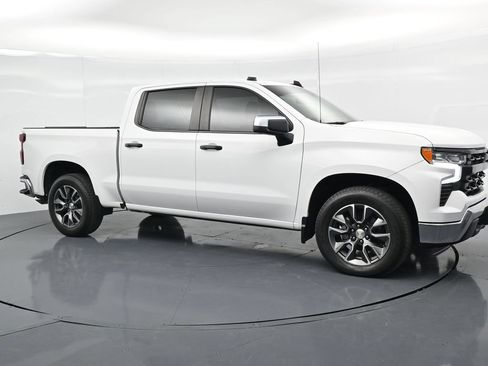Used 2024 Chevrolet Silverado 1500 LT RWD image 9