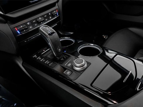 Used 2023 Maserati Ghibli Modena RWD image 40